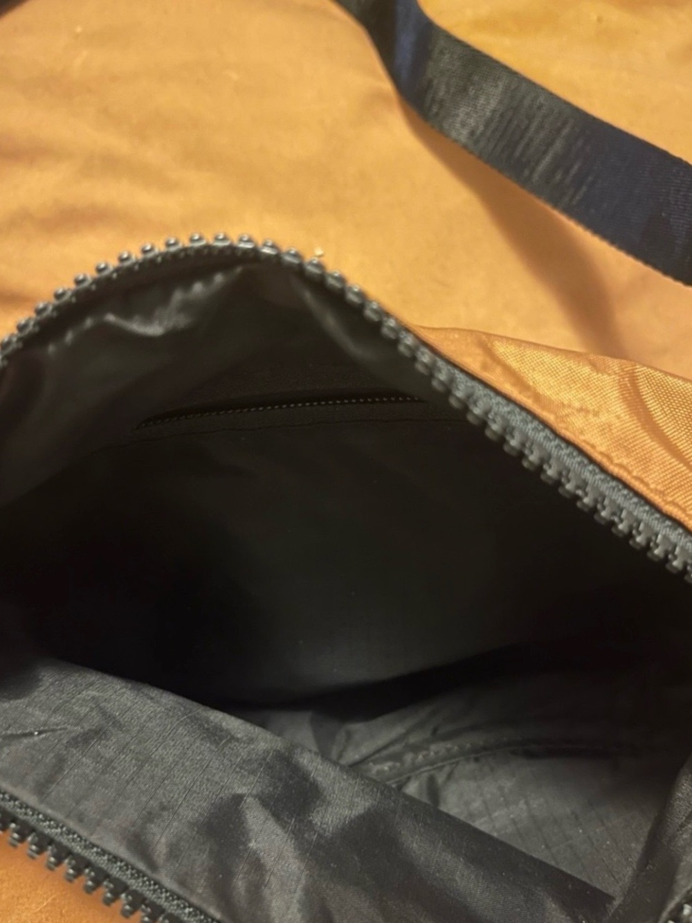 2 Baggu Bags- Women’s Soft Shoulder Bag in Light Tan and Brown Fanny Pack - Picture 7 of 7